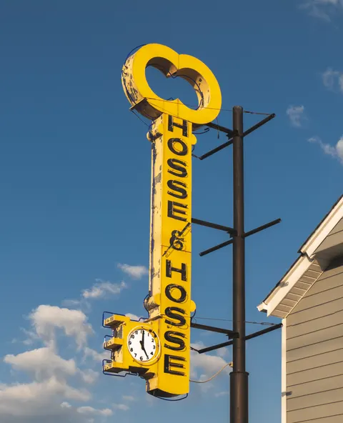 Yellow Hosse & Hosse Locksmith sign